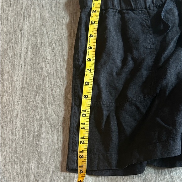 Caslon Women's Charcoal Cargo Shorts - Picture 9 of 10